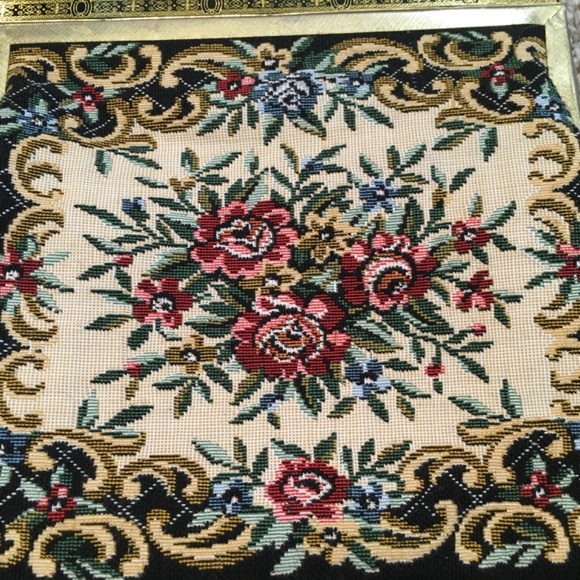 Tapestry floral small handbag with gold chain handle - Picture 2 of 11